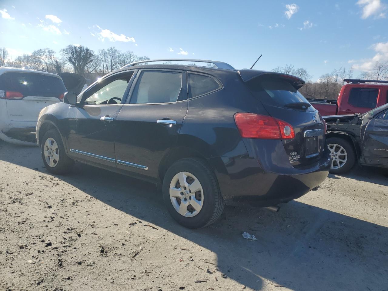 2015 Nissan Rogue - Image 2