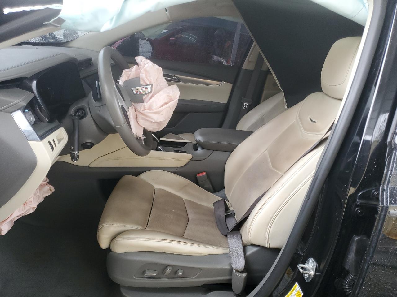 2017 Cadillac XT5 - Image 7