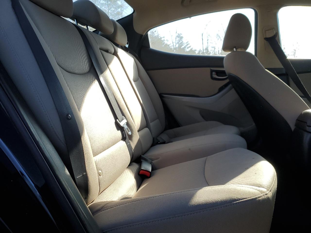 2014 Hyundai Elantra - Image 10