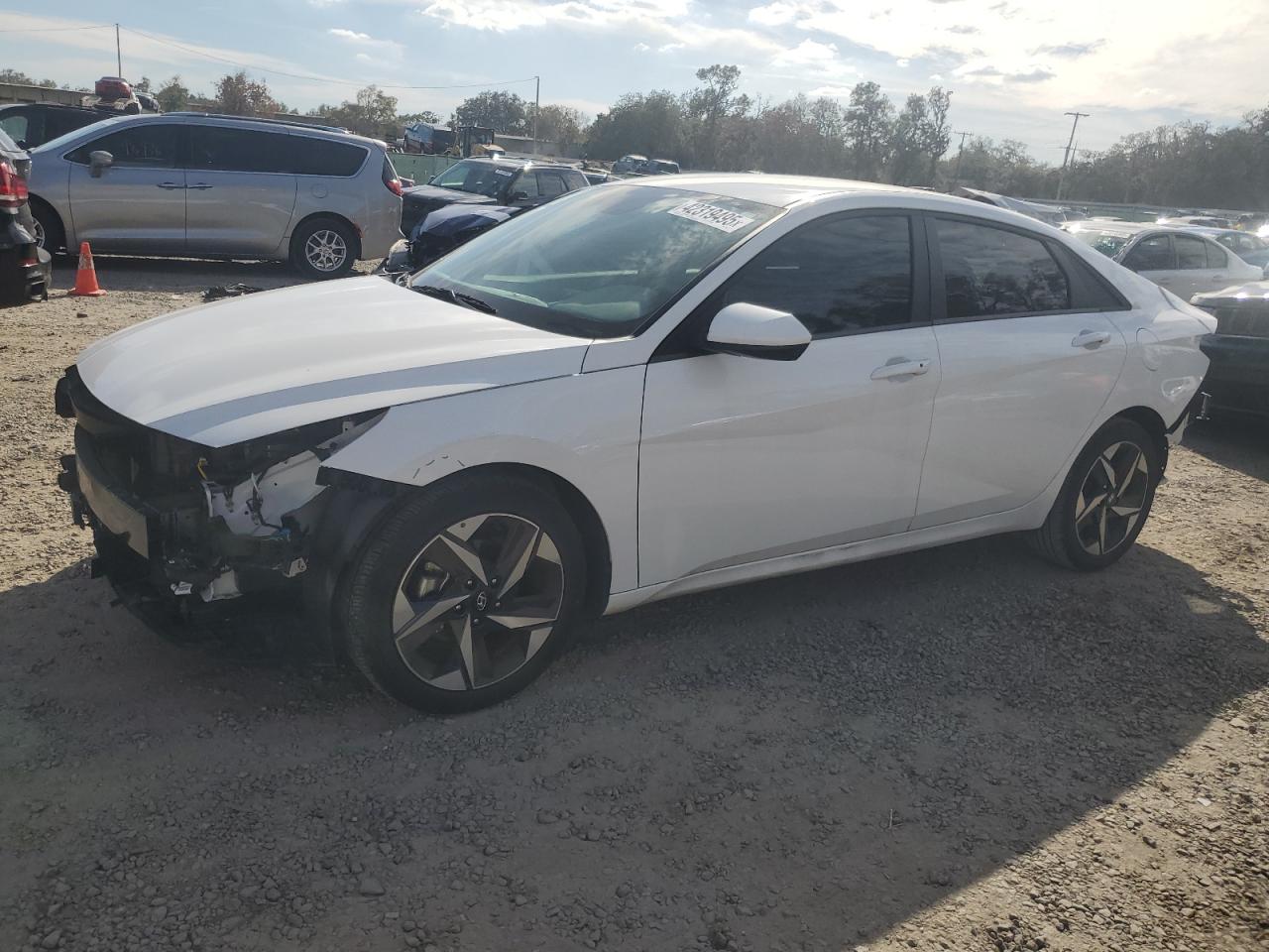 2023 Hyundai Elantra - Image 1