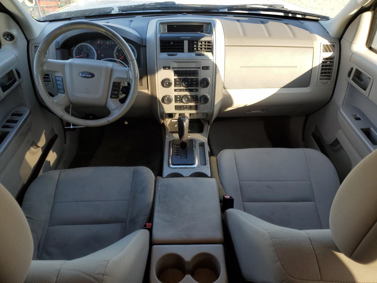 2010 Ford Escape - Image 8