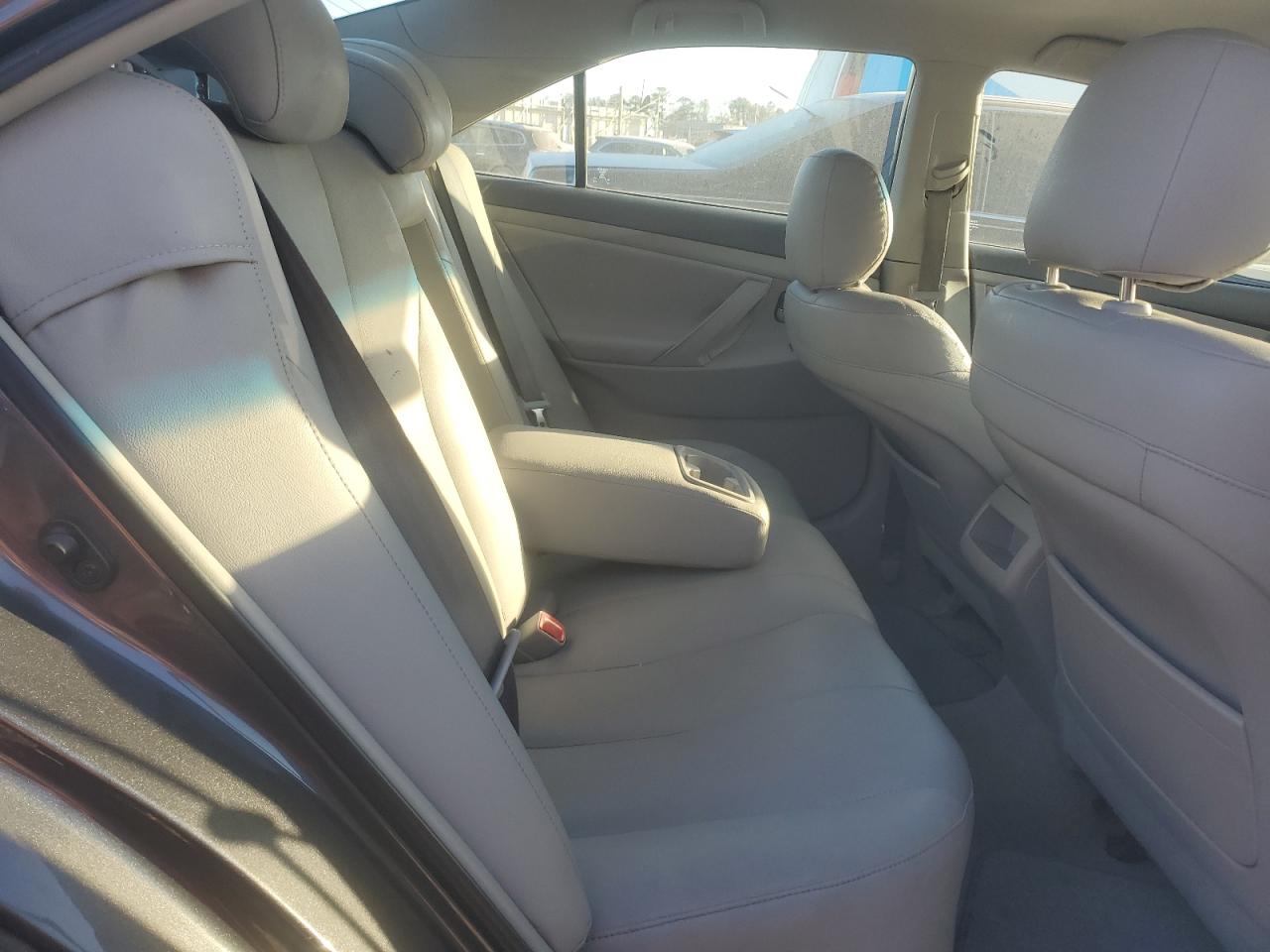 2011 Toyota Camry - Image 10
