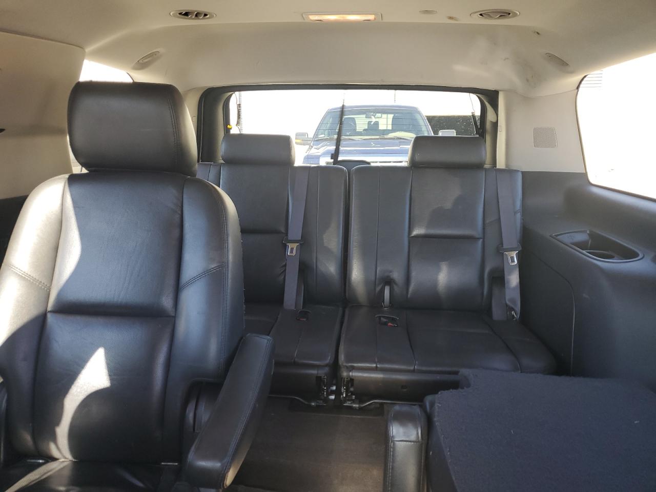 2011 GMC Yukon - Image 10