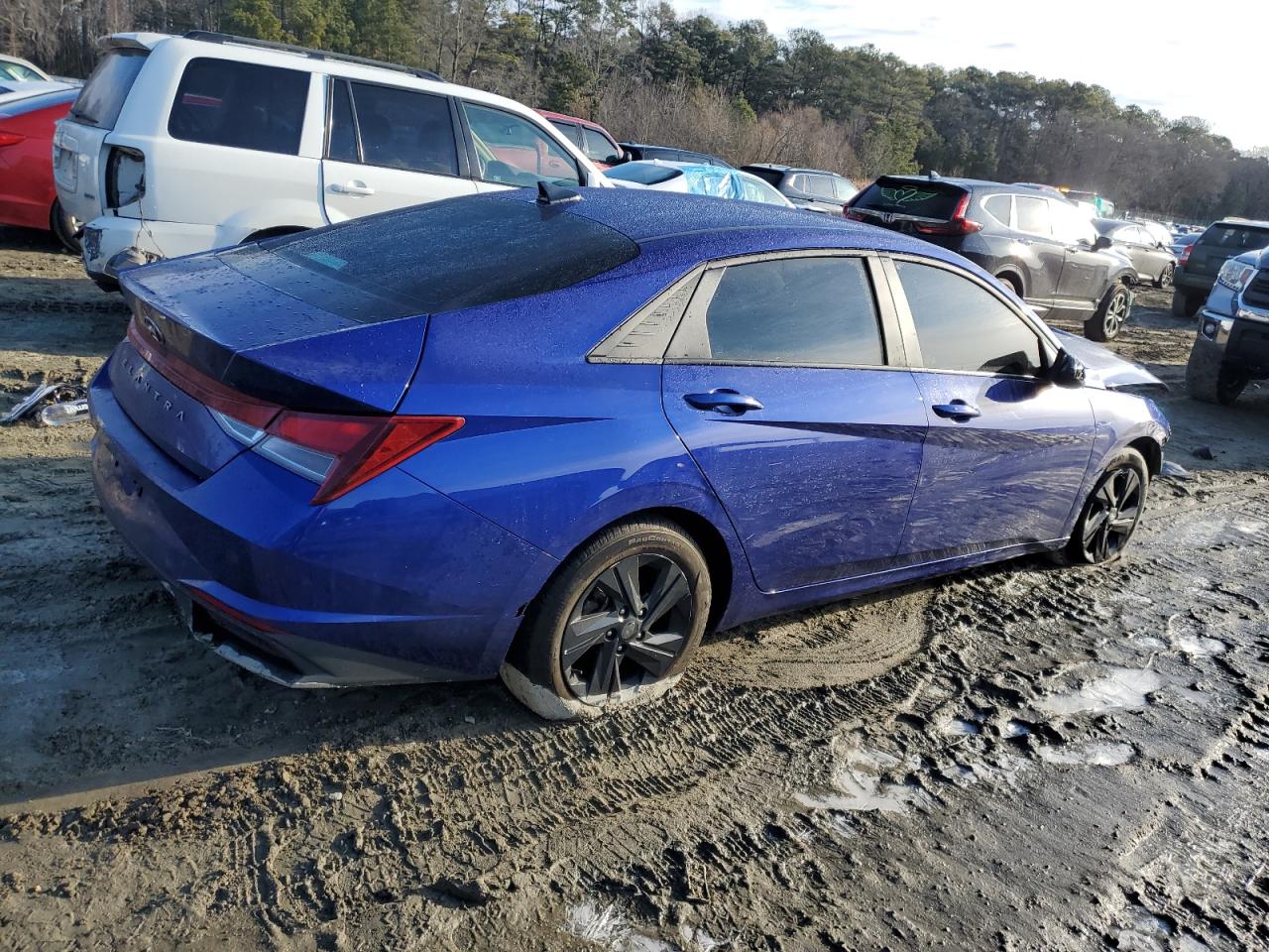 2022 Hyundai Elantra - Image 3