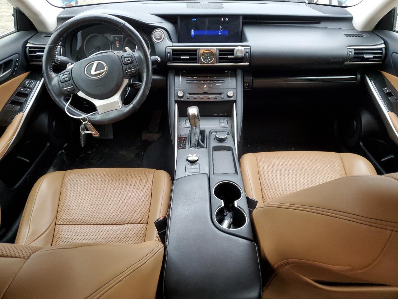 2018 Lexus IS - Image 8
