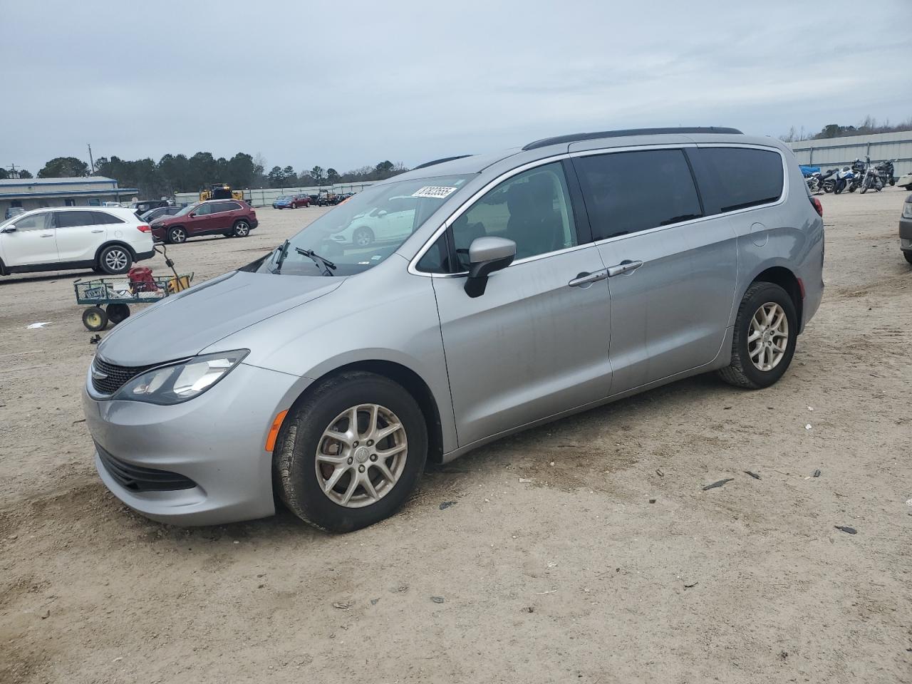 2020 Chrysler Voyager - Image 1