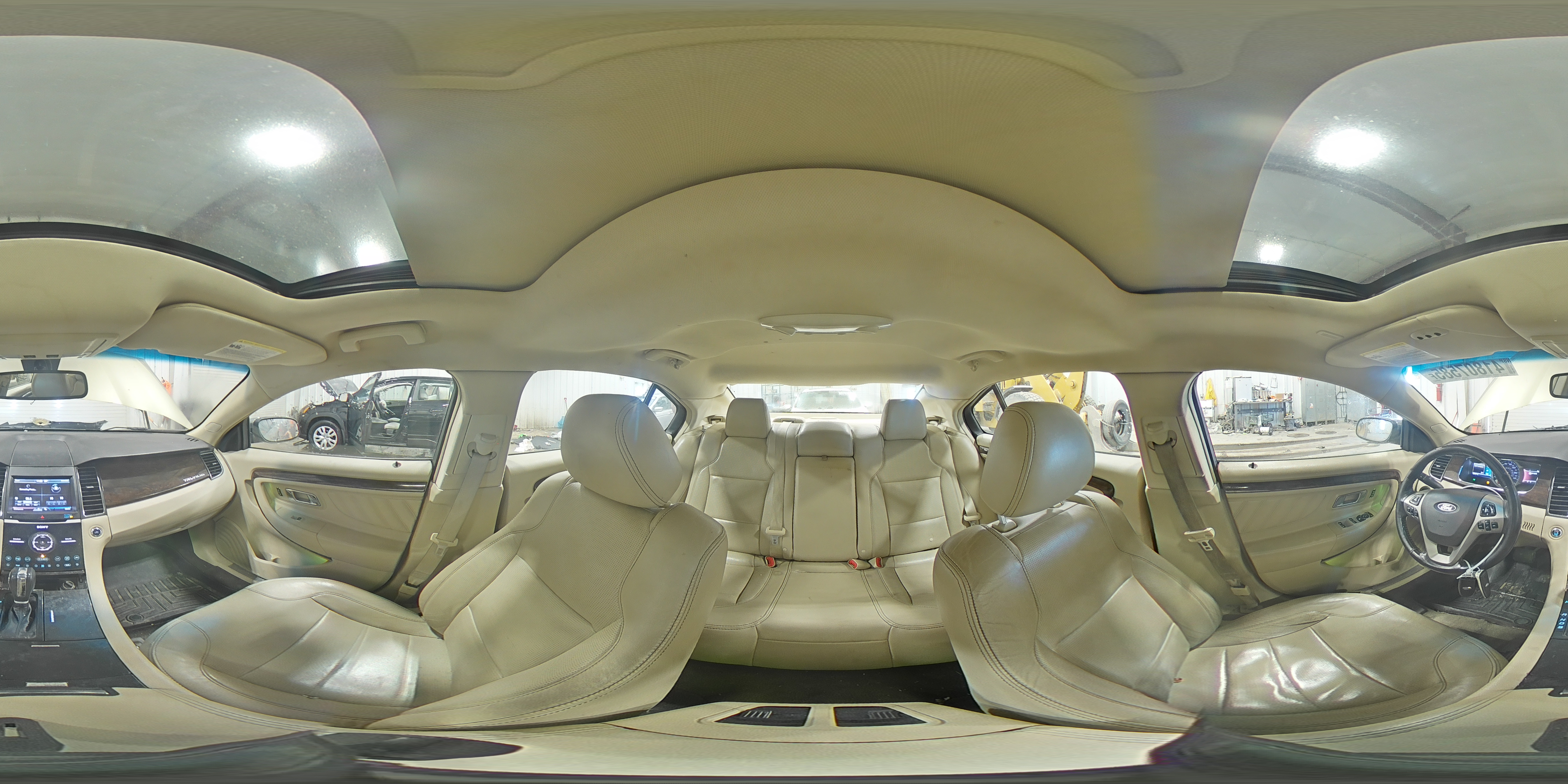 2013 Ford Taurus - Image 14