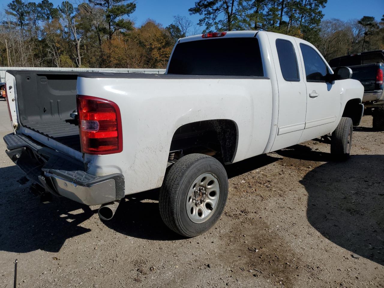 2013 Chevrolet Silverado - Image 3