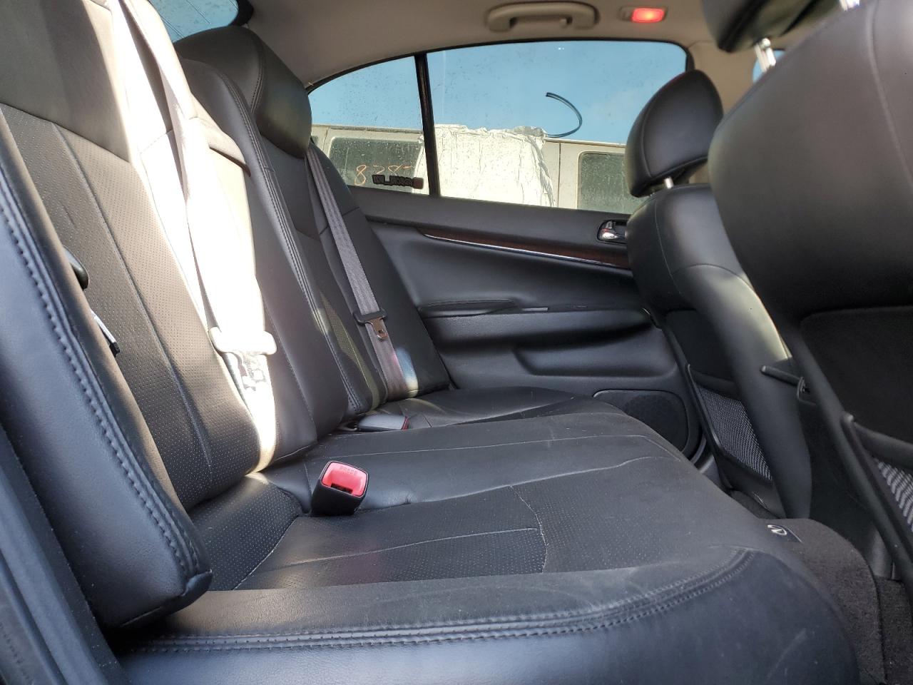 2012 Infiniti G - Image 10