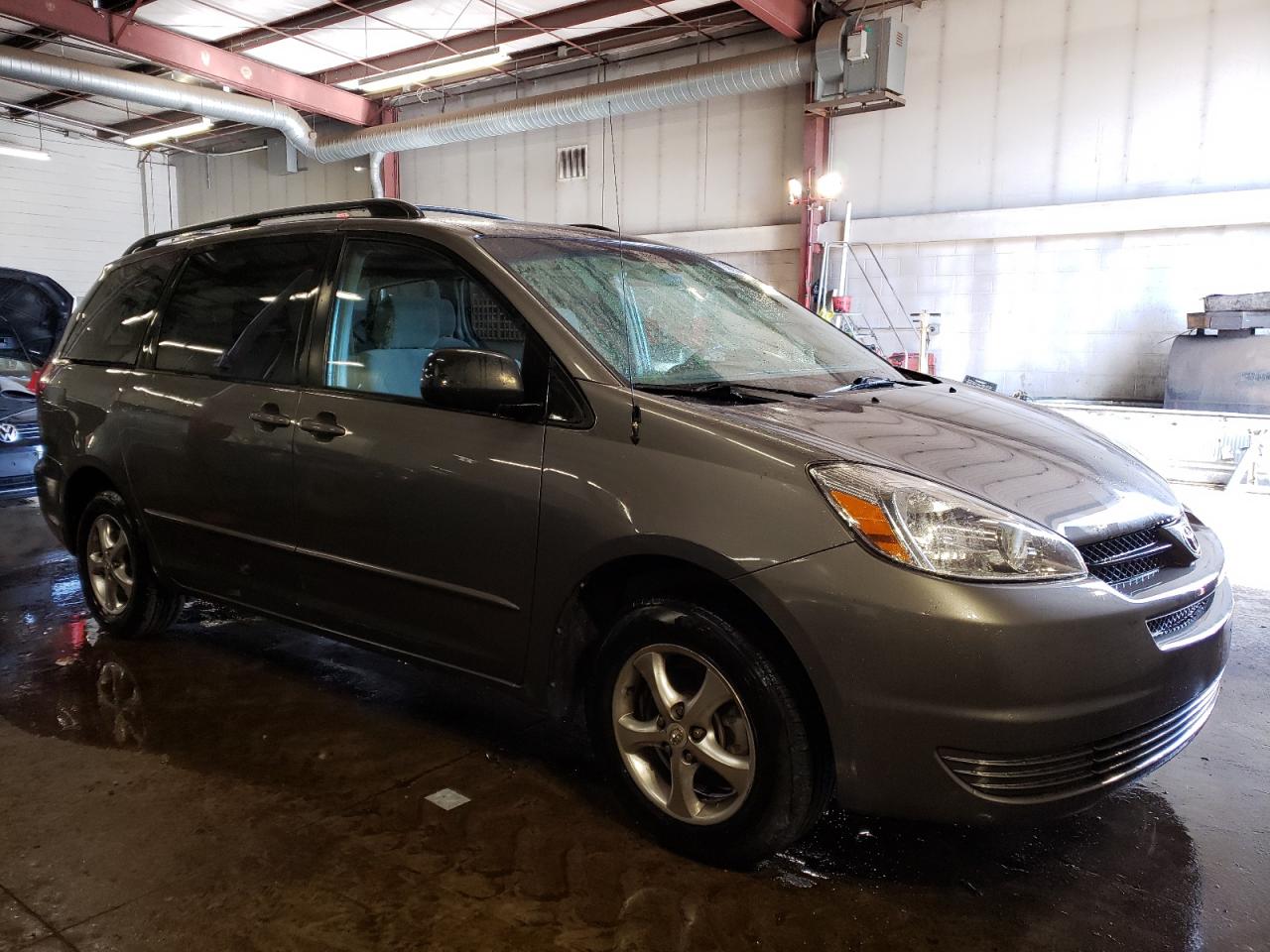 2005 Toyota Sienna - Image 4