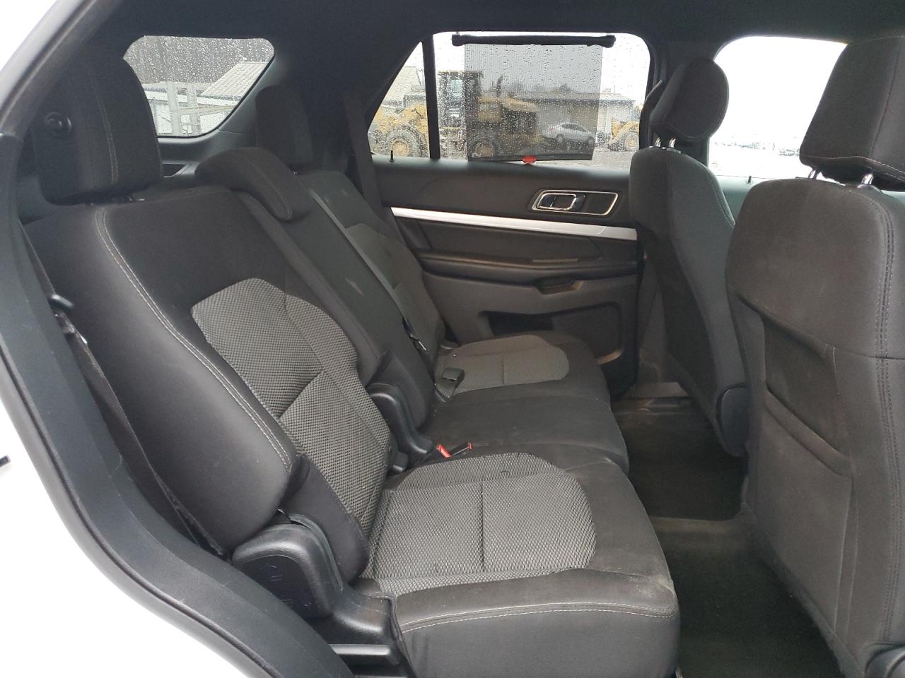 2016 Ford Explorer - Image 12