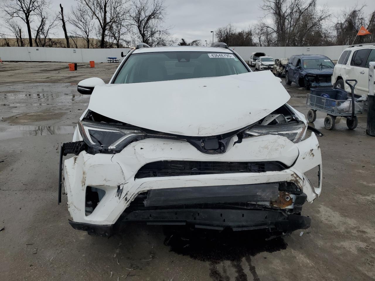 2018 Toyota RAV 4 - Image 5
