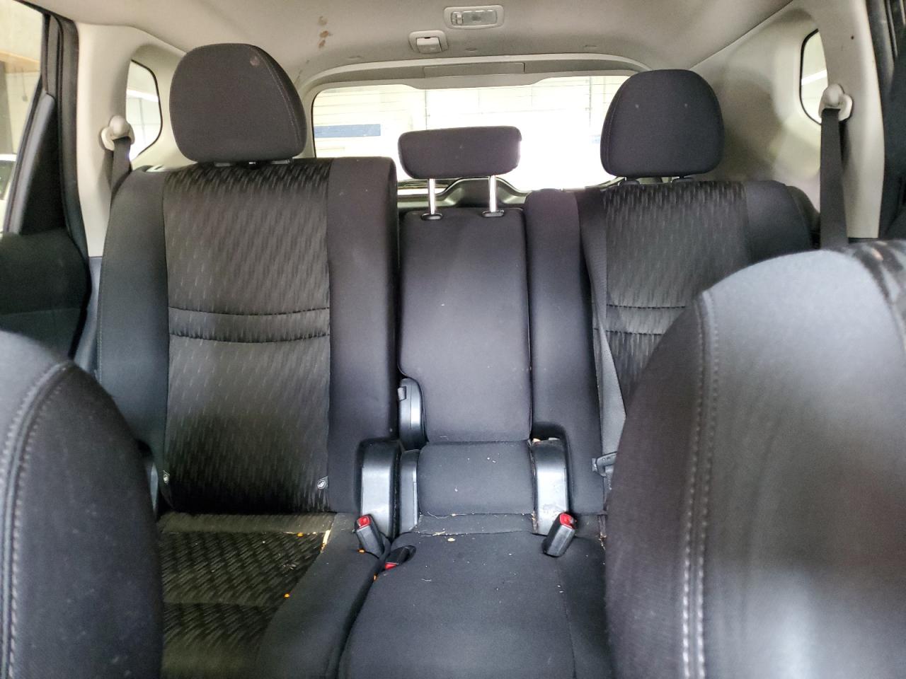 2017 Nissan Rogue - Image 10