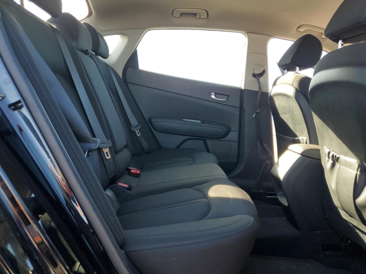 2016 Kia Optima - Image 10