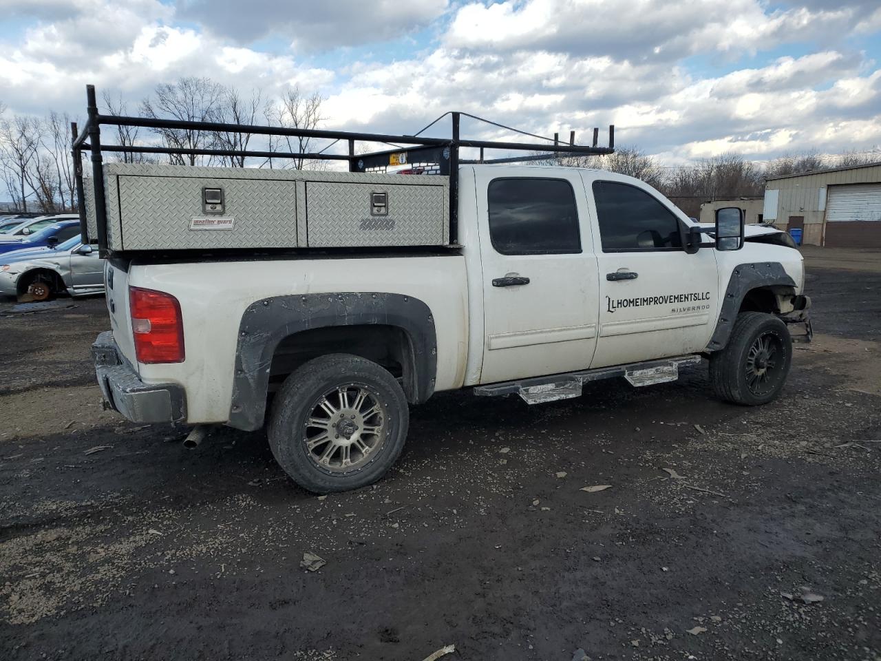 2013 Chevrolet Silverado - Image 3
