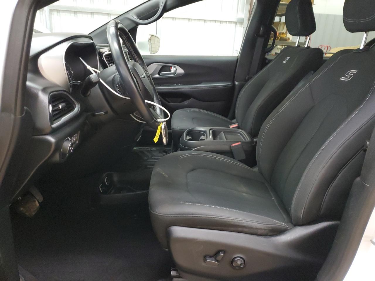 2018 Chrysler Pacifica - Image 7