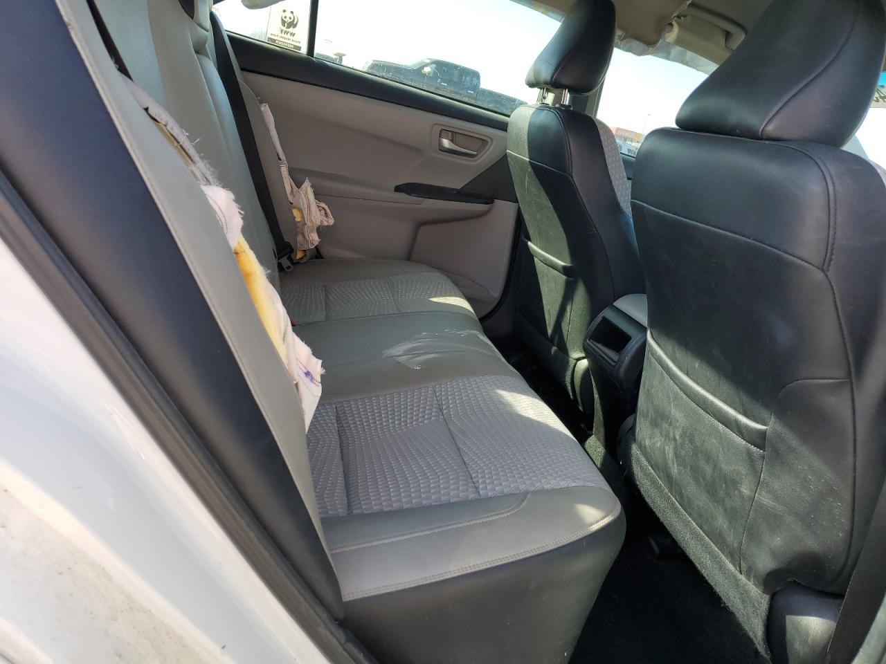 2015 Toyota Camry - Image 11