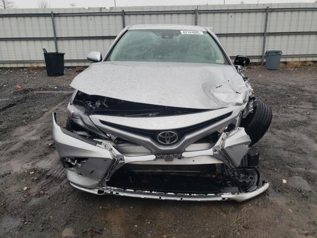  TOYOTA CAMRY 2023 Srebrny