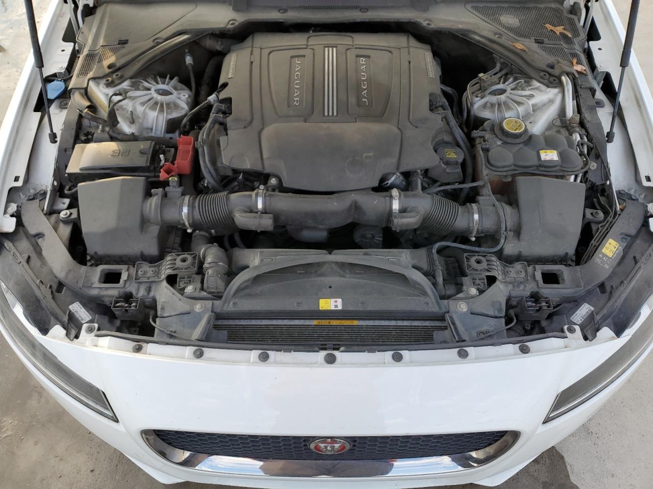 2016 Jaguar XF - Image 11