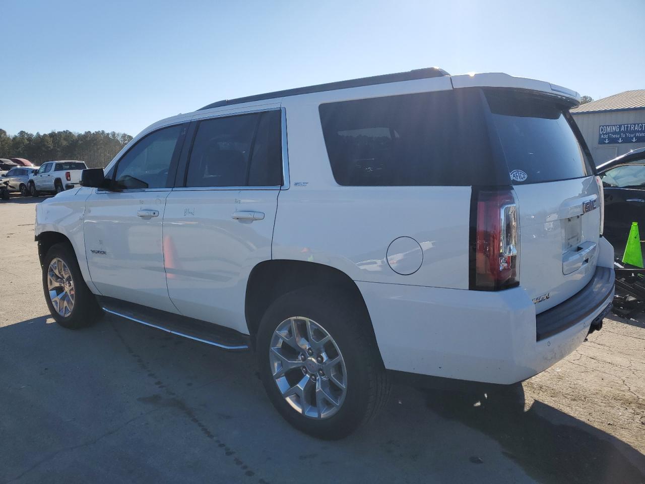 2017 GMC Yukon - Image 2