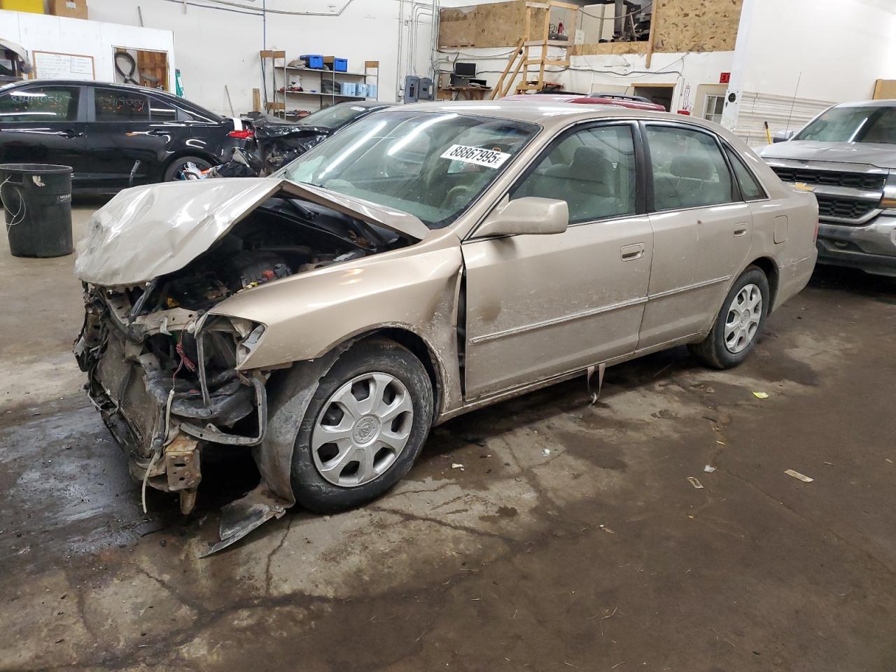 2000 Toyota Avalon - Image 1