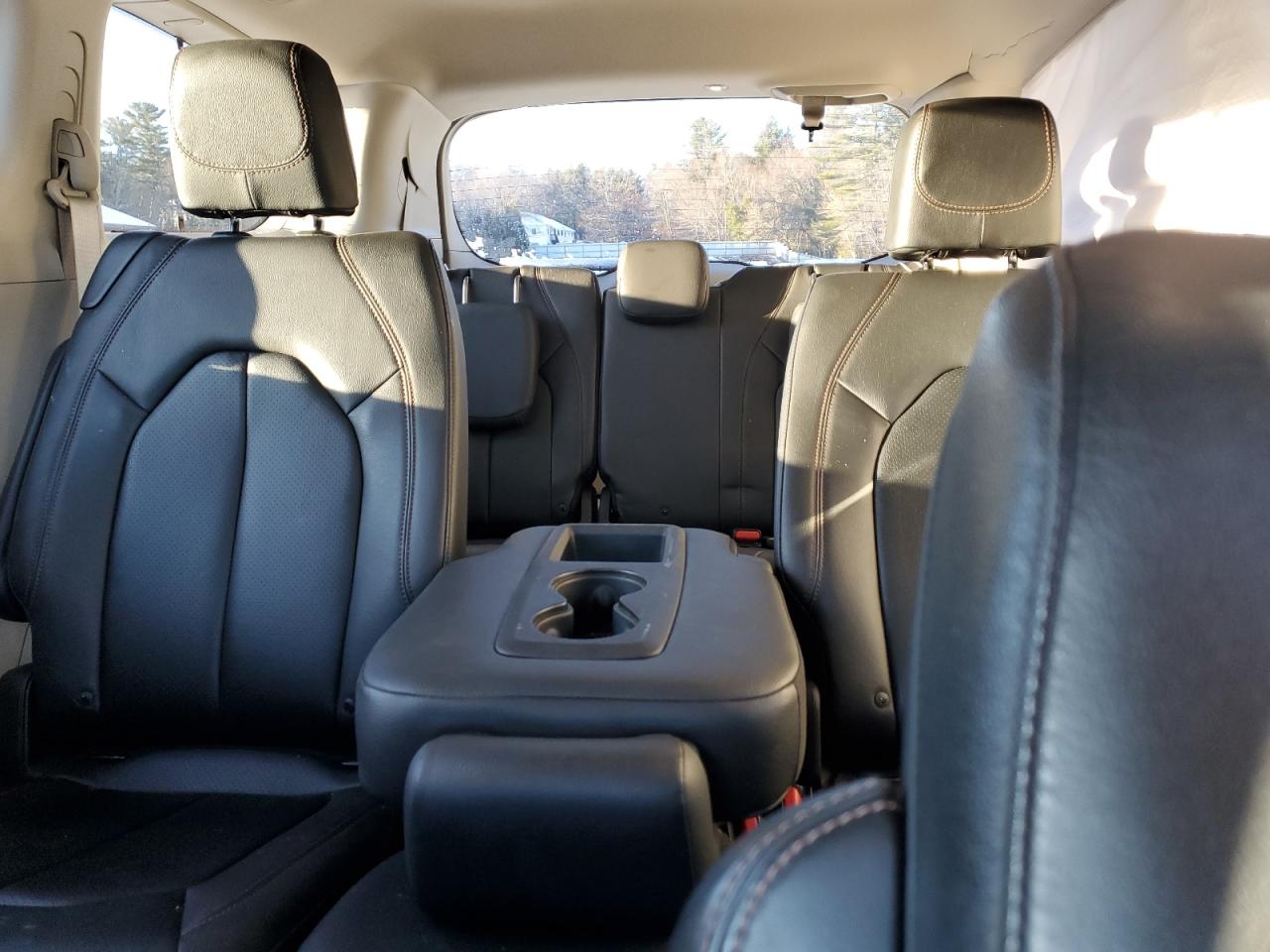 2019 Chrysler Pacifica - Image 10
