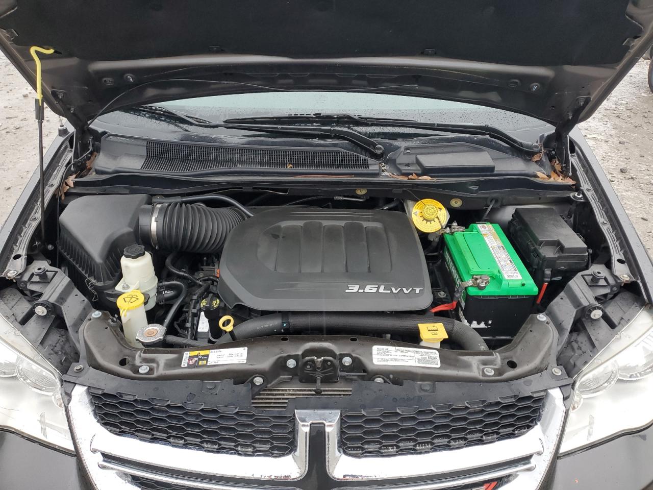 2017 Dodge Caravan - Image 12