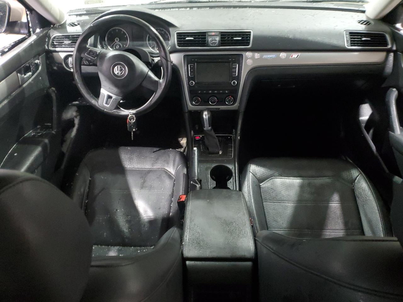 2015 Volkswagen Passat - Image 8