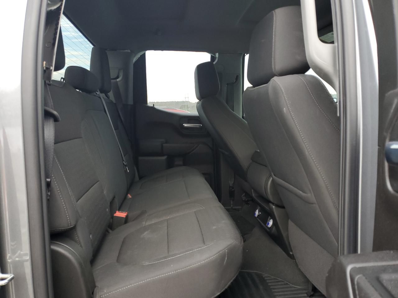 2022 Chevrolet Silverado - Image 11