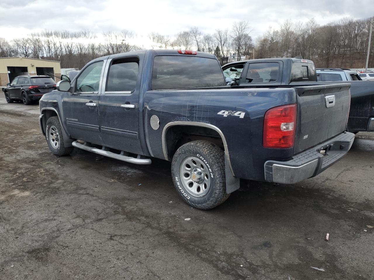 2010 Chevrolet Silverado - Image 2