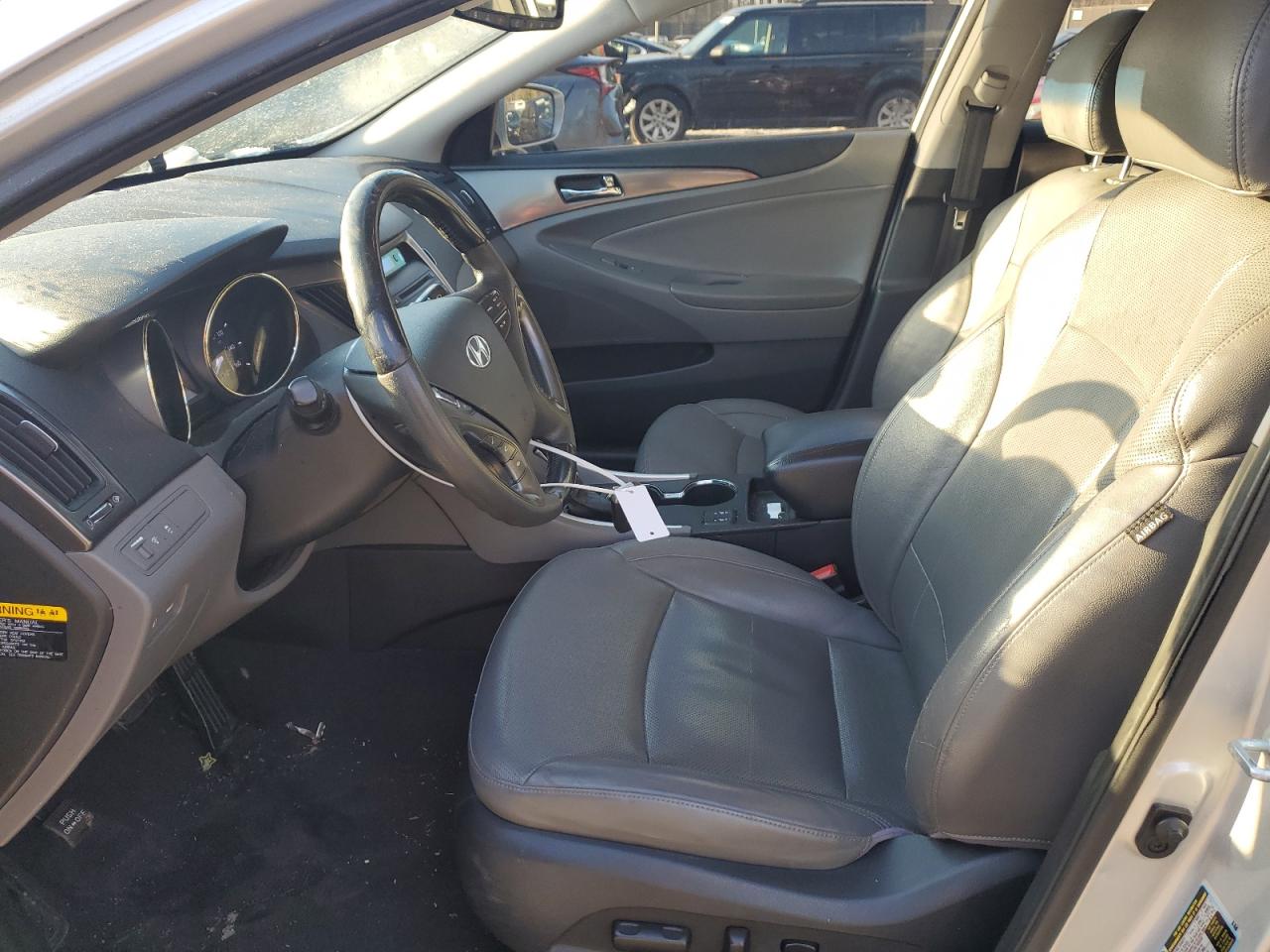 2012 Hyundai Sonata - Image 7