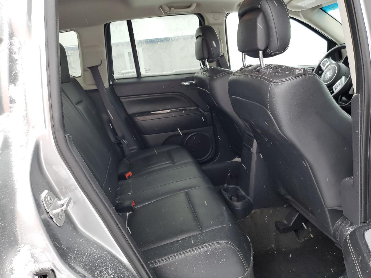 2016 Jeep Compass - Image 12