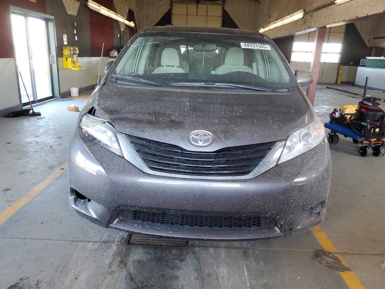 2013 Toyota Sienna - Image 5