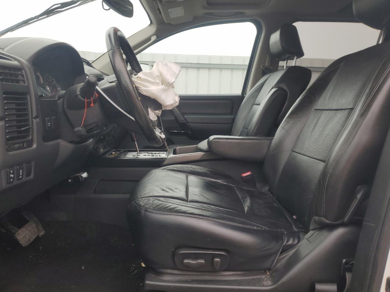 2009 Nissan Titan - Image 7