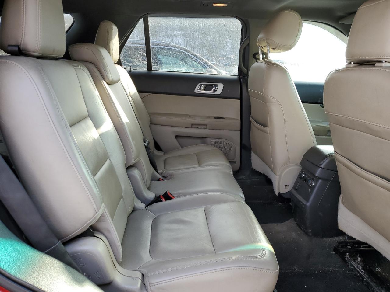 2014 Ford Explorer - Image 12
