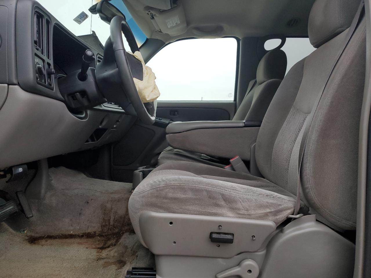 2003 Chevrolet Tahoe - Image 7