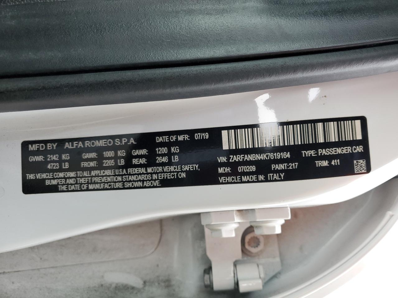 2019 Alfa Romeo Giulia - Image 13