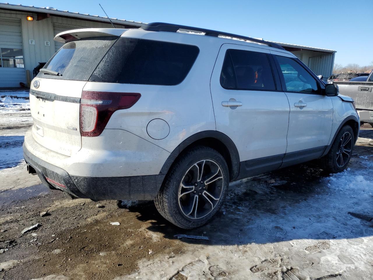 2015 Ford Explorer - Image 3