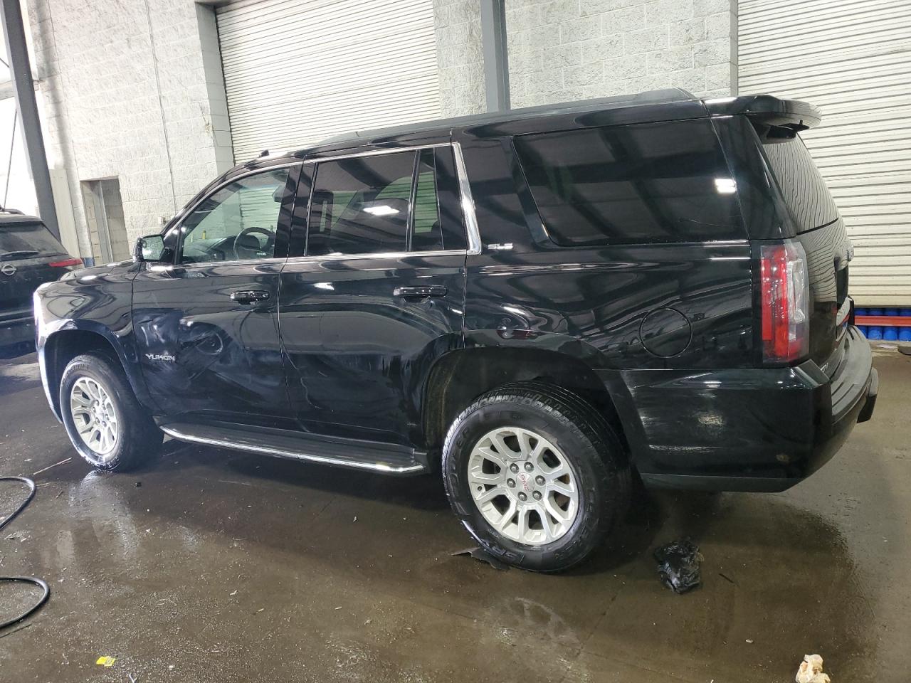 2016 GMC Yukon - Image 2