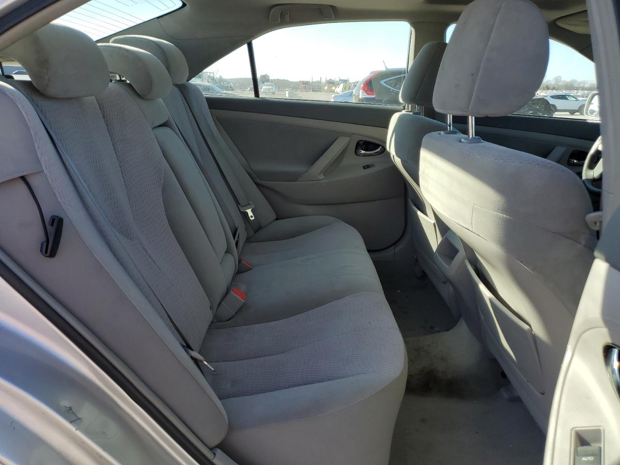 2010 Toyota Camry - Image 10