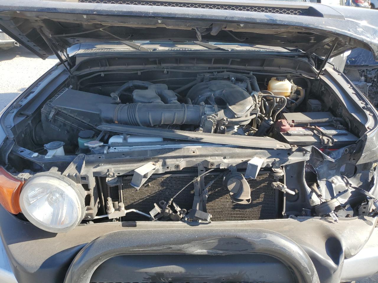 2010 Toyota FJ Cruiser - Image 14