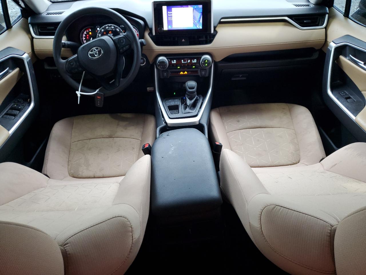 2024 Toyota RAV 4 - Image 8