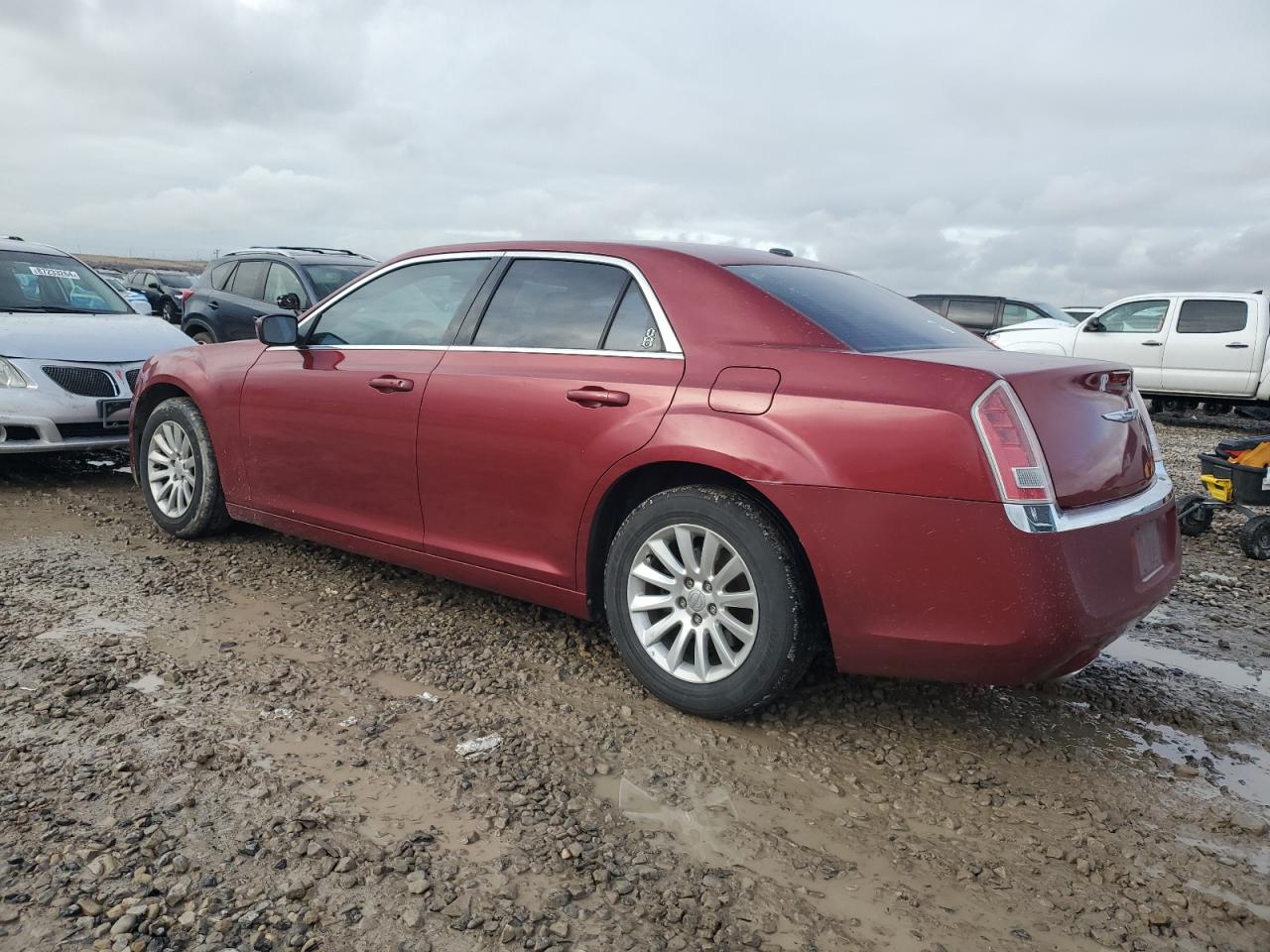 VIN 2C3CCAAG8DH735935 2013 CHRYSLER 300 no.2