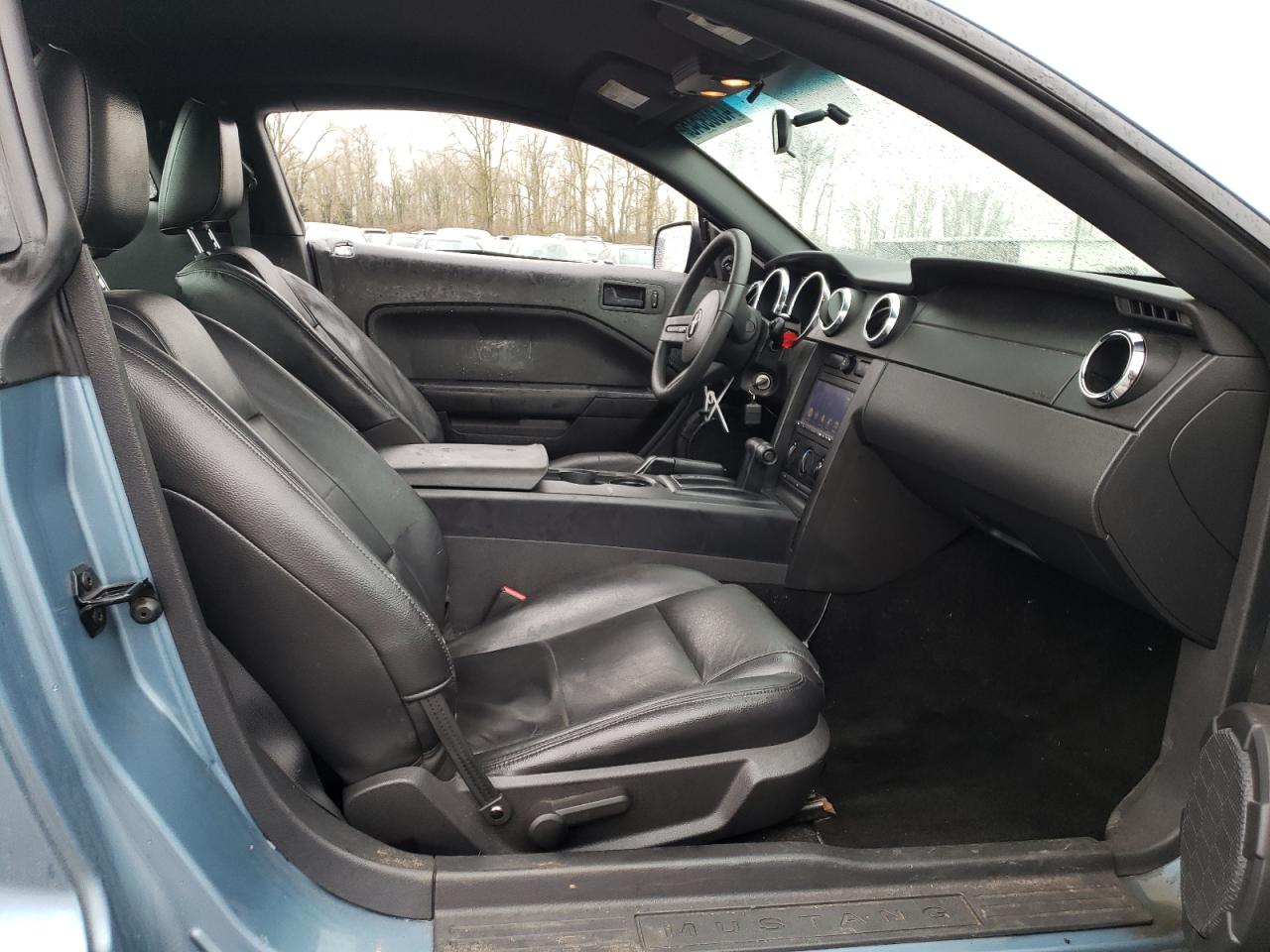 2005 Ford Mustang - Image 10