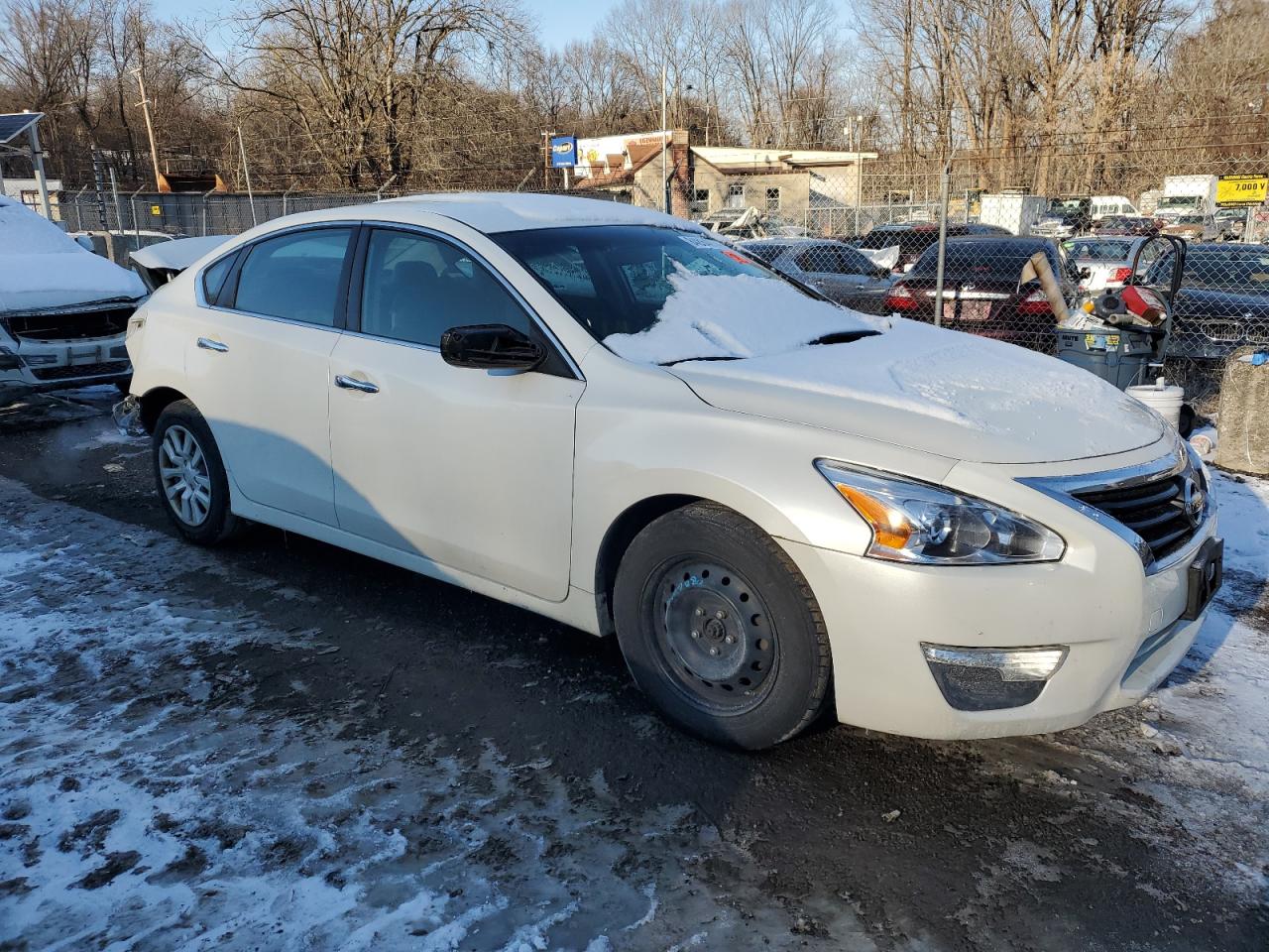 2015 Nissan Altima - Image 4