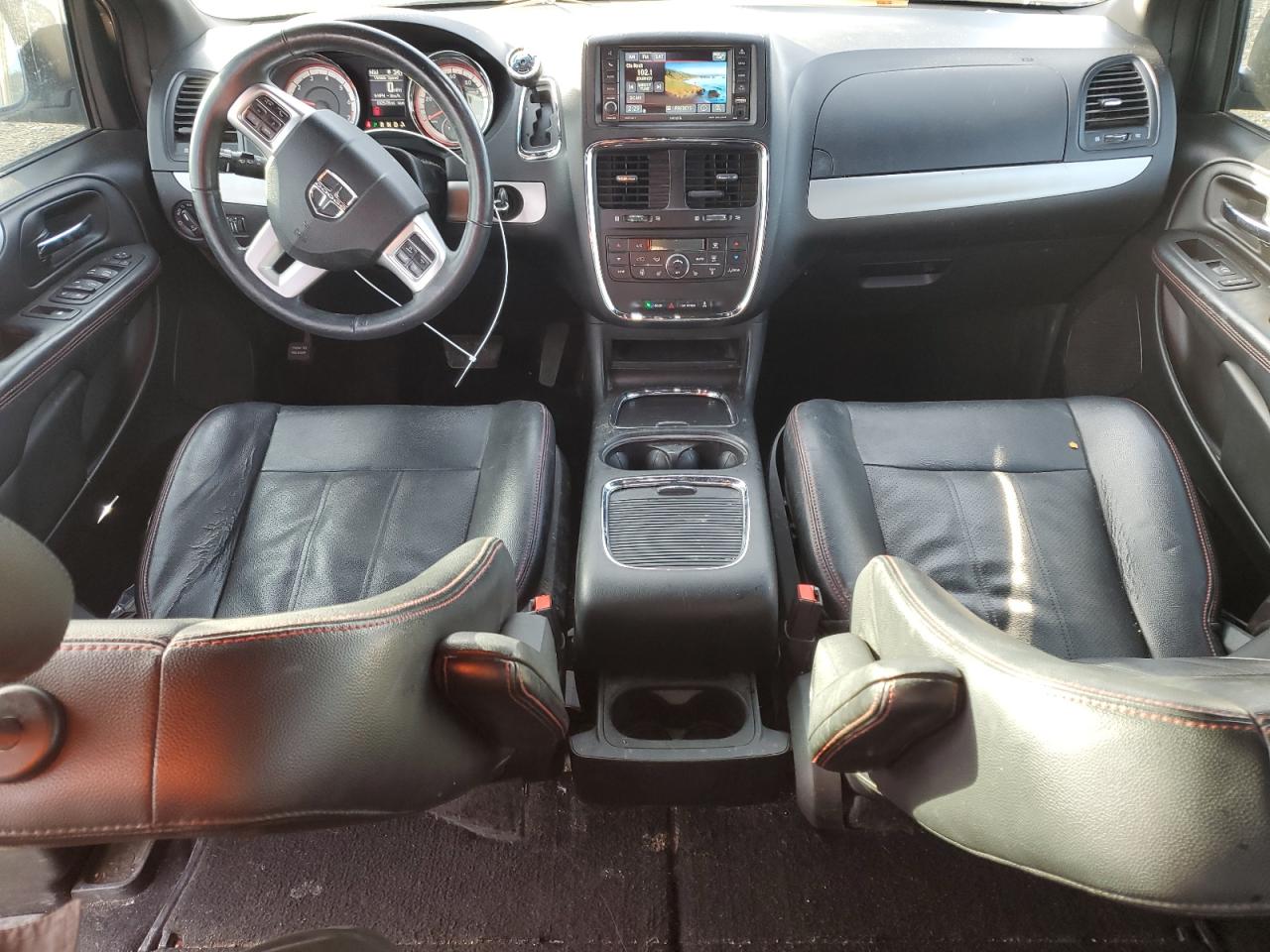 2017 Dodge Caravan - Image 8