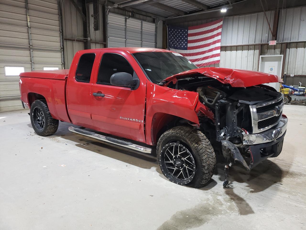 2007 Chevrolet Silverado - Image 4