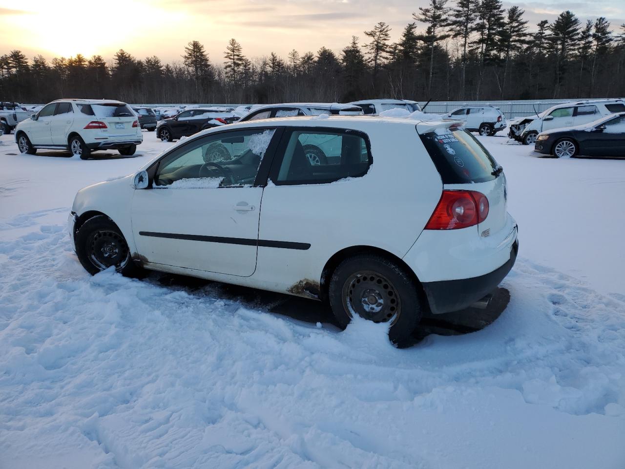 2008 Volkswagen Golf - Image 2