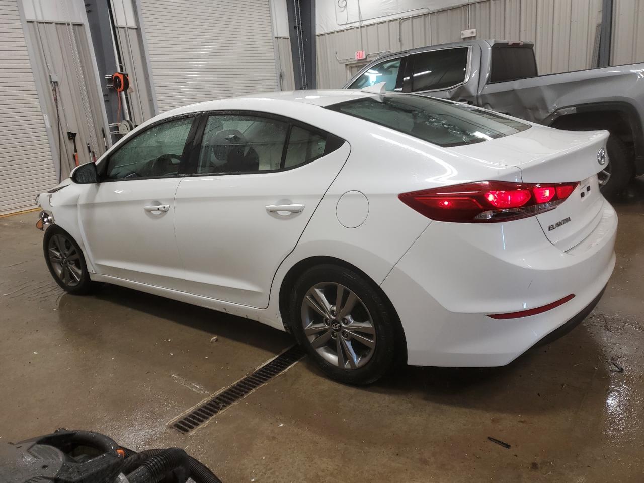 2017 Hyundai Elantra - Image 2