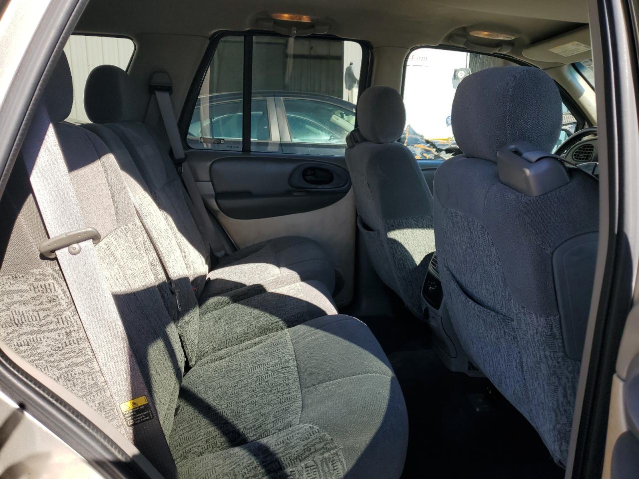 2002 Chevrolet TrailBlazer - Image 11
